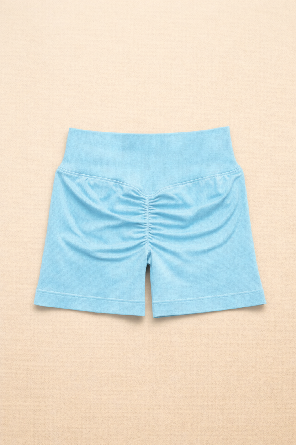 טייץ קצר מחטב מבית LUMI- אימון באיכות ונוחות